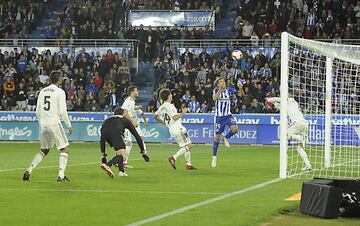 Manu García puts Alavés ahead. Min.90+5. 0-1.