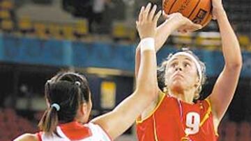 <b>ESTELAR. </b>Amaya Valdemoro logró 22 puntos en el primer cuarto.