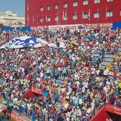 El futuro del Extremadura pasa por el Rayo Majadahonda