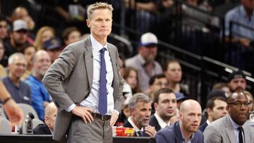 Mar 11, 2017; San Antonio, TX, USA; Golden State Warriors head coach Steve Kerr watches from the sidelines during the first half against the San Antonio Spurs at AT&T Center. Mandatory Credit: Soobum Im-USA TODAY Sports