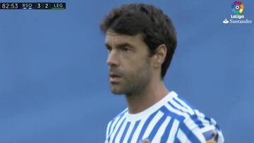 Se va un grande: la ovación sonada de Anoeta a Xabi Prieto