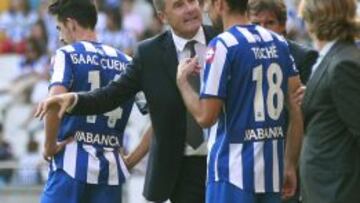 Victor Fernández da órdenes a Toché.