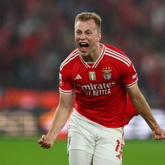 El Benfica se lleva el derbi de Lisboa remontando en los últimos minutos