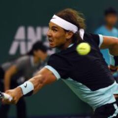 Nadal levanta un 1-6 y 3-5 ante Lukas Rosol en primera ronda