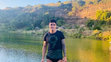 Fue mundialista con la Roja, quedó sin club y hoy triunfa con novedoso emprendimiento