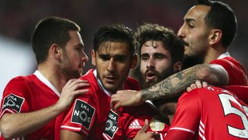 Rafa celebrando un gol ante el Desportivo de Chaves.