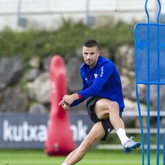 Gorka Guruzeta será el delantero del Sabadell tres temporadas