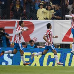 Doblete de Brizuela: Chivas vence al América en el Clásico Nacional