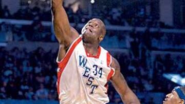 <b>LETAL.</b> Shaquille ONeal machaca el aro rival con su contundencia habitual.