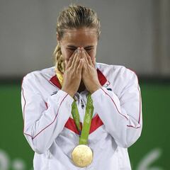 Monica Puig makes history with Puerto Rico's first gold medal