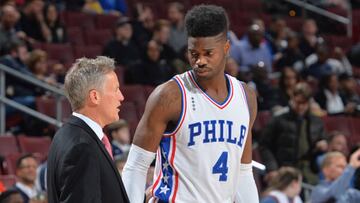 Nerlens Noel y Brett Brown en un partido de la temporada pasada