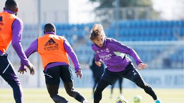 Modric, durante el entrenamiento del Real Madrid de este sábado.