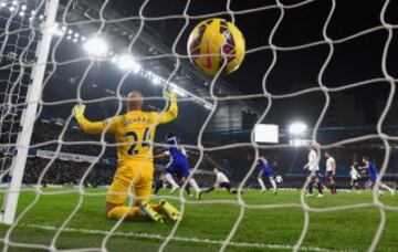 1-0. Chelsea-Everton. Willian anotó el único tanto del partido.