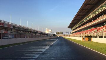 Recta principal del circuito de Montmel&oacute; que acoge los test de pretemporada de F&oacute;rmula 1.