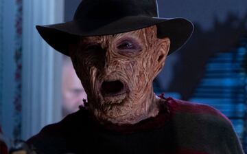 Relata la historia de Freddy Krueger, un hombre que asesina adolescentes en sus sueños.