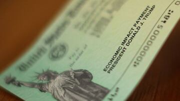 Cheque de estímulo vía Getty Images.