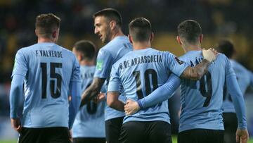 Uruguay&#039;s Giorgian De Arrascaeta (2-R) celebrates with teammates after scoring against Bolivia during the South American qualification football match for the FIFA World Cup Qatar 2022 at the Campeon del Siglo Stadium in Montevideo on September 5, 202