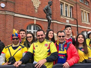 Hinchas de Colombia en el Craven Cottage de Londres para apoyar a su Selección ante Australia