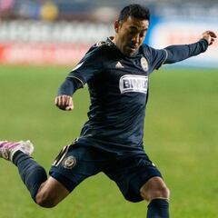 Marco Fabián se enfrasca en una pelea al anotar penal en la MLS