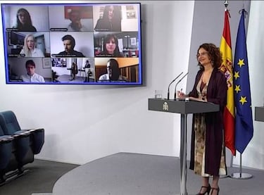 Sanidad hará obligatorio llevar mascarillas más allá de los medios de transporte públicos