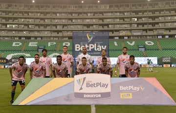 Deportivo Cali y Millonarios protagonizaron el regreso de la Liga Betplay tras el parón por la pandemia de COVID-19. El encuentro terminó en empate 1-1 y en la primera parte tuvo que ser suspendido por una Tormenta Eléctrica.