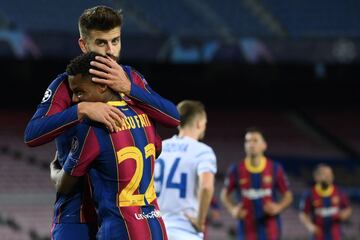 2-0. Gerard Piqué celebró el segundo gol.