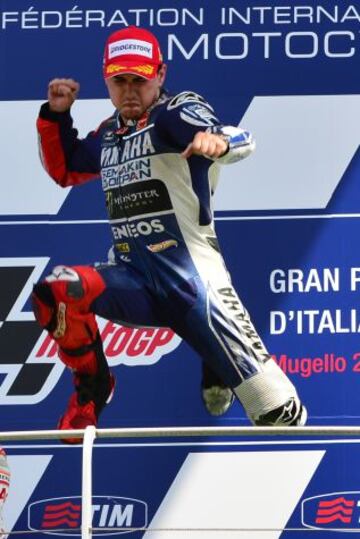 Jorge Lorenzo muy contento con la victoria.