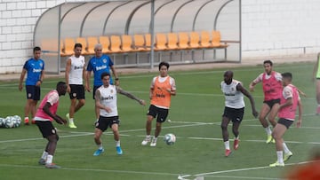 El Valencia vuelve al trabajo con Rodrigo y Kangin