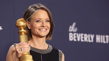 Jodie Foster poses with the award for Best Performance by an Actress in a Limited Series, Anthology Series or Motion Picture Made for Television for True Detective: Night Country at the 82nd Golden Globe Awards in Beverly Hills, California, U.S., January 5, 2025. REUTERS/Mario Anzuoni