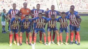 La probable alineaci&oacute;n de Chivas para enfrentar a Rayados