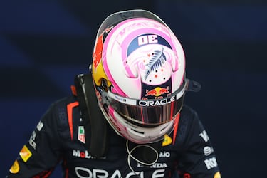 Detalle del casco de Liam Lawson de Oracle Red Bull Racing durante el test de pretemporada 2025 de Fórmula 1 celebrado en el Circuito Internacional de Sakhir, en Bahréin.