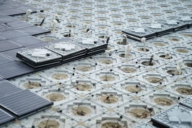 Las calles del futuro en Barcelona: Aceras solares para generar energía renovable