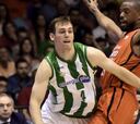 El Valencia Basket hunde al Real Betis y vuelve a ser líder