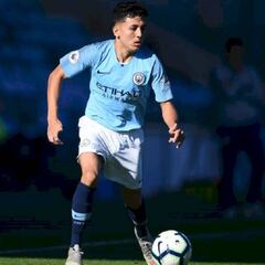 Ian Poveda sigue destacándose en la Premier League II