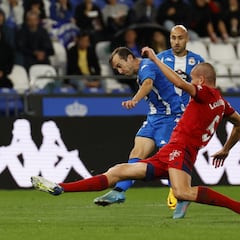 Óscar Cano le entrega a Rubén Díez las llaves de su Deportivo