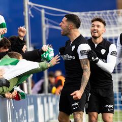 Plano y Tete Morente apuntillan a un Alcorcón sin colmillo