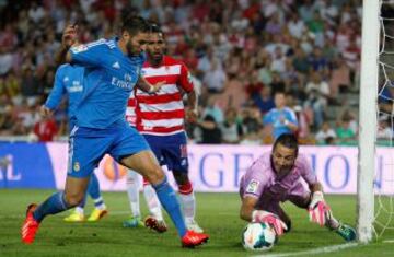 Segunda jornada Liga Bbva. Granada - Real Madrid. Roberto y Benzema.