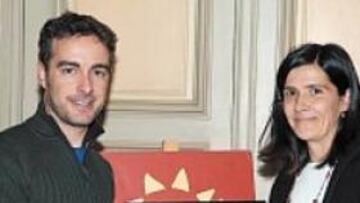 <b>GANADOR. </b>Pérez Prieto recoge el primer premio por su documental.