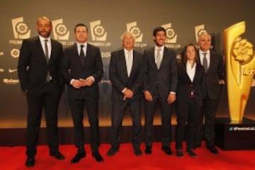 Nuno, Amadeo Salvo y Parejo, entre otros, representando al Valencia.