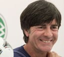Löw: "Merkel no me habla del once ni yo a ella de política"