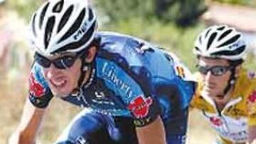 <b>MERMA. </b>Isidro Nozal no podrá ayudar a Roberto Heras en el Tour.