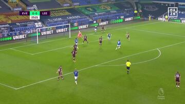 Funambulista James: se inventa un regate de locos sobre la línea que era el gol de la jornada