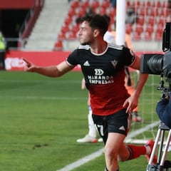El Mirandés vence al Zaragoza en Anduva pese a las ausencias