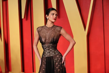 Sonrisas y estatuillas destacan en las “afterparty” de los Oscars