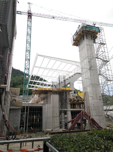 Estado de las obras de la Tribuna Oeste de Ipurua, estadio del Eibar.