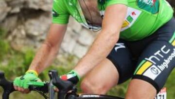 <b>REPESCADO. </b>Mark Cavendish llegó a 35:40, fuera de control.