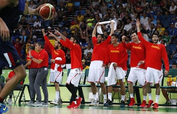 Con Sergio Scariolo como entrenador de la selección española de baloncesto afrontó el torneo olímpico. Tras quedar en segundo lugar en la fase de grupos se vieron avocados a una semifinal contra la Selección de Estados Unidos, la que los derrotó por un ajustado 82-76. La selección española disputó el encuentro por el tercer puesto, superando a la selección de Australia y llevándose la medalla de bronce.