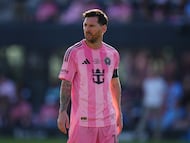 FORT LAUDERDALE, FLORIDA - DECEMBER 06: Lionel Messi #10 of Inter Miami CF looks on during the Audi 2025 MLS Cup Final match between Inter Miami CF and Vancouver Whitecaps FC at Chase Stadium on December 06, 2025 in Fort Lauderdale, Florida. Rich Storry/Getty Images/AFP (Photo by Rich Storry / GETTY IMAGES NORTH AMERICA / Getty Images via AFP)