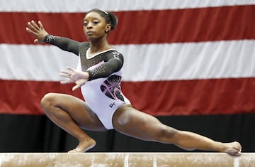 La cómica Leslie Jones (de SNL) escribe sobre la pequeña gigante de la gimnasia y los Juegos Olímpicos: "Es la mejor gimnasta. No la mejor gimnasta negra, la mejor gimnasta, a secas. Es realmente inspirador".