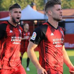 Barco hace de héroe para dar el primer triunfo del Mirandés